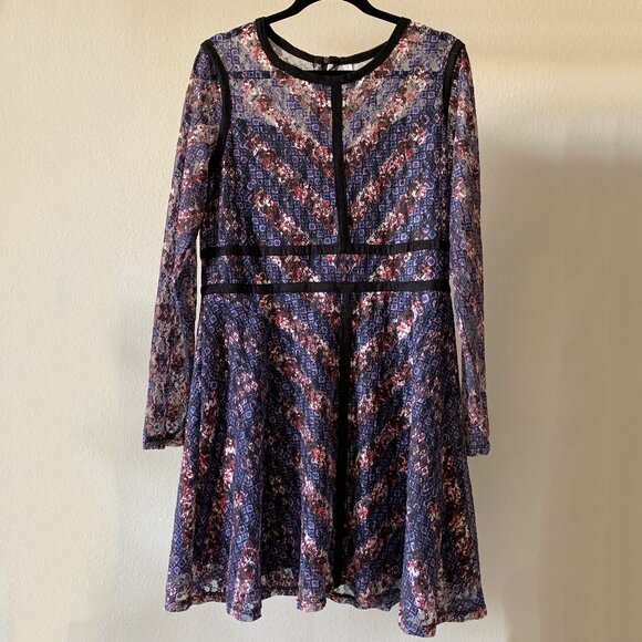๐ธ Floral Print Fit & Flare Lace Dress โ Bold & Feminine! ๐ธ - Picture 2 of 3
